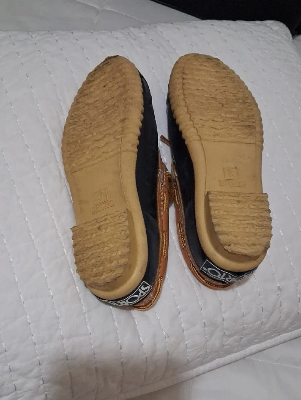 Woman's Brown and Black Duck-Style Shoessz 6